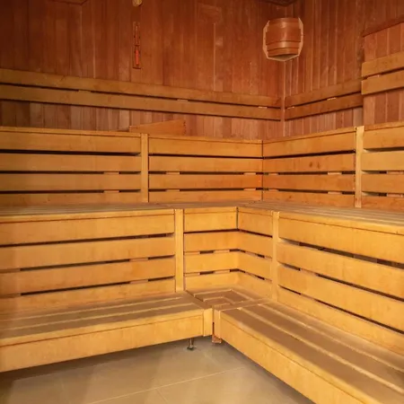 ホテル & A La Cour D'alsace By Happyculture 4*