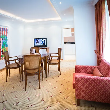 & A La Cour D'alsace By Happyculture Hotel