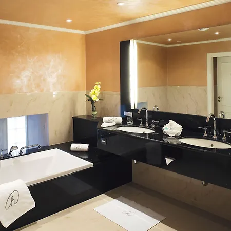 & A La Cour D'alsace By Happyculture Hotel