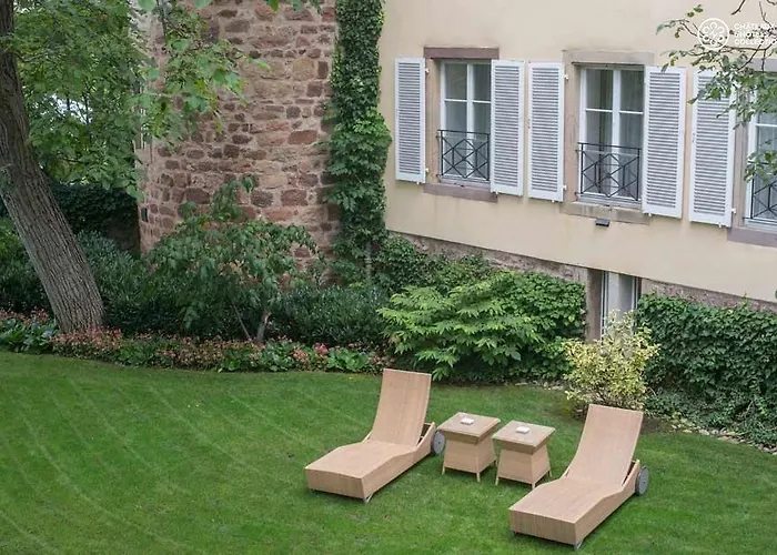 & A La Cour D'alsace By Happyculture