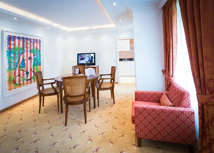 & A La Cour D'alsace By Happyculture Hotel