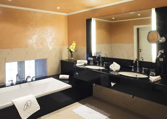 & A La Cour D'alsace By Happyculture Hotel